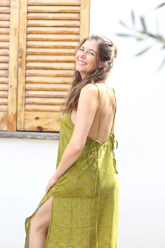 CANDIKA Maxi Dress (S/M) Cozy Cold-Shoulder Maxi Dress