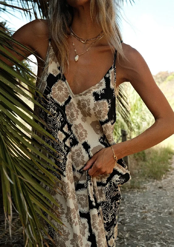 Helena Mila Maxi Dress Cozy Open-Back Maxi Dress