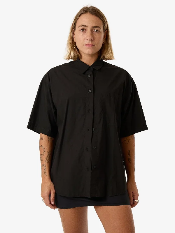 Leighton Short Sleeve Shirt - Black Comfortable Short Sleeve Tee