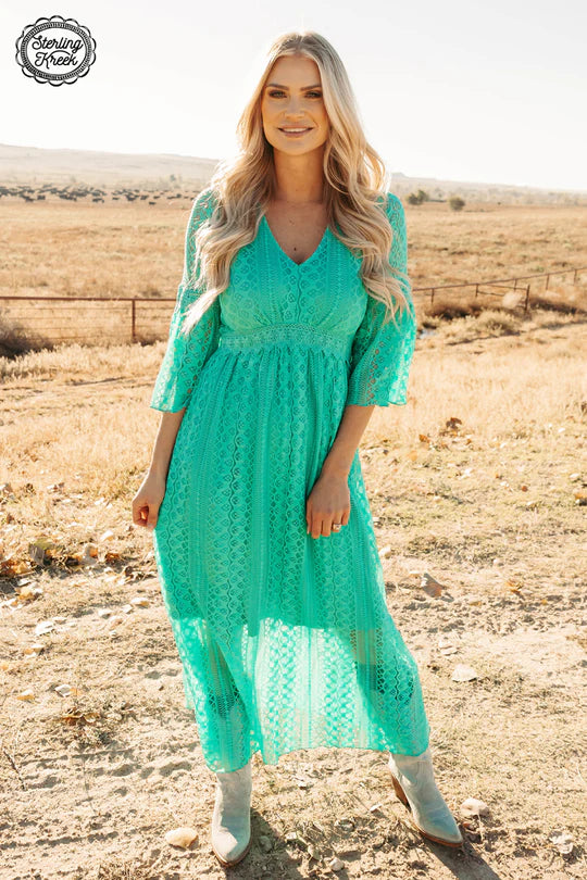 VICTORIAN LACE MAXI DRESS Fashionable High-Low Maxi Dress