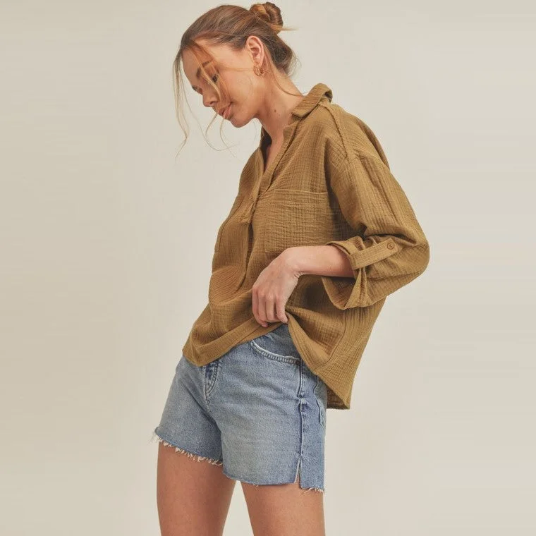 Woven Crinkle Button Down Shirt (Moss) Trendy Turtleneck Short Shirt