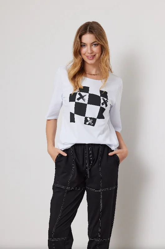 DUO ESSENTIAL TEE - WHITE Front Pockets Side Pockets Patch Pockets